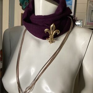 Vintage Fleur de Lis brooch